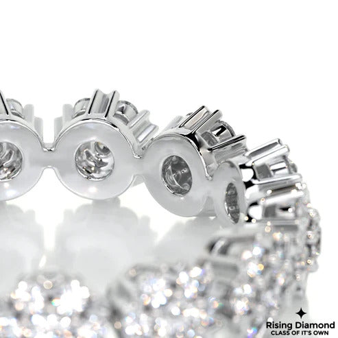 1.05 CTW Round Cut Colorless Moissanite Floral Wedding Band