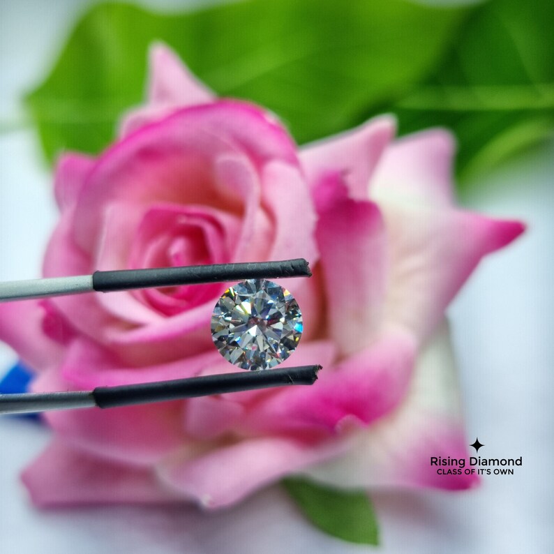 3.0 CT Round E/VVS Lab Grown Diamond With IGI Certificate
