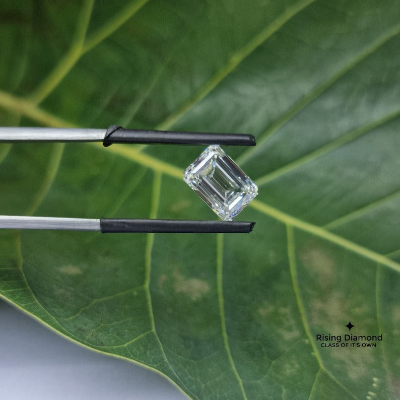 3.0 CT Emerald F/VS Lab Created Conflict Free Diamond