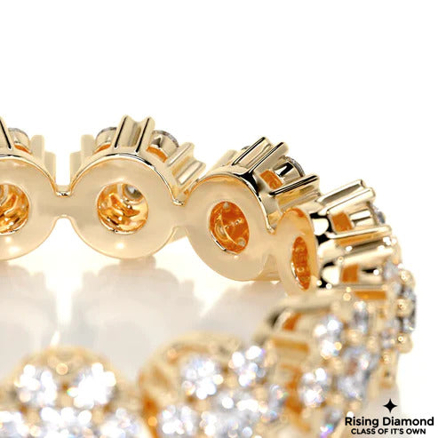 1.05 CTW Round Cut Colorless Moissanite Floral Wedding Band