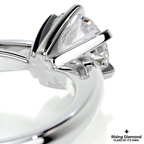 2.9 Ct Round Cut Colorless Moissanite Solitaire Engagement Ring